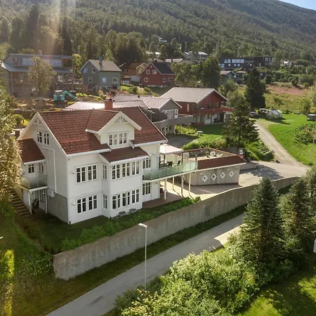 Tromsdalen Villa *